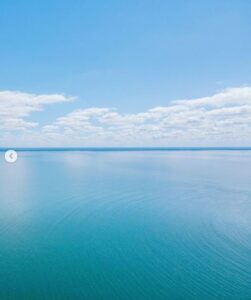 La isla de Flores es una pequena isla del Rio de la Plata